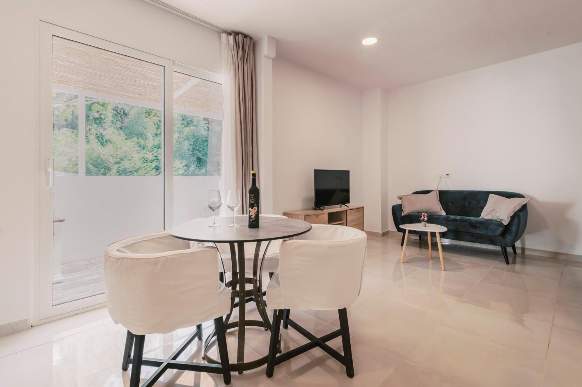 Bamboo Suites Hotel イアリソス エクステリア 写真