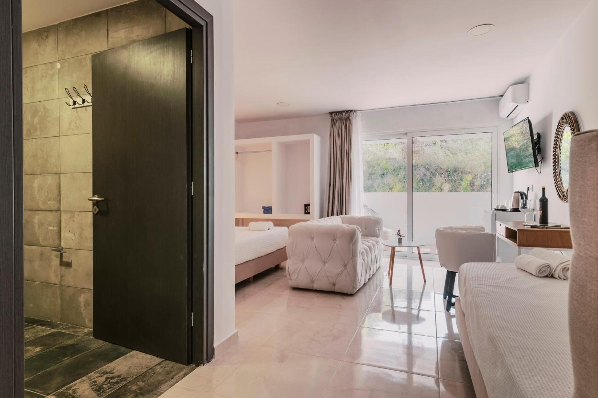 Bamboo Suites Hotel イアリソス エクステリア 写真