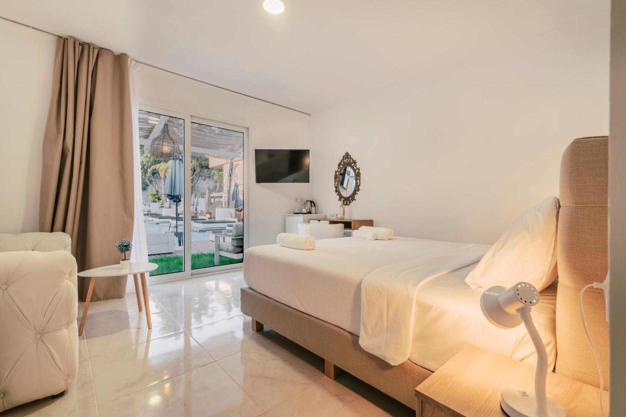 Bamboo Suites Hotel イアリソス エクステリア 写真