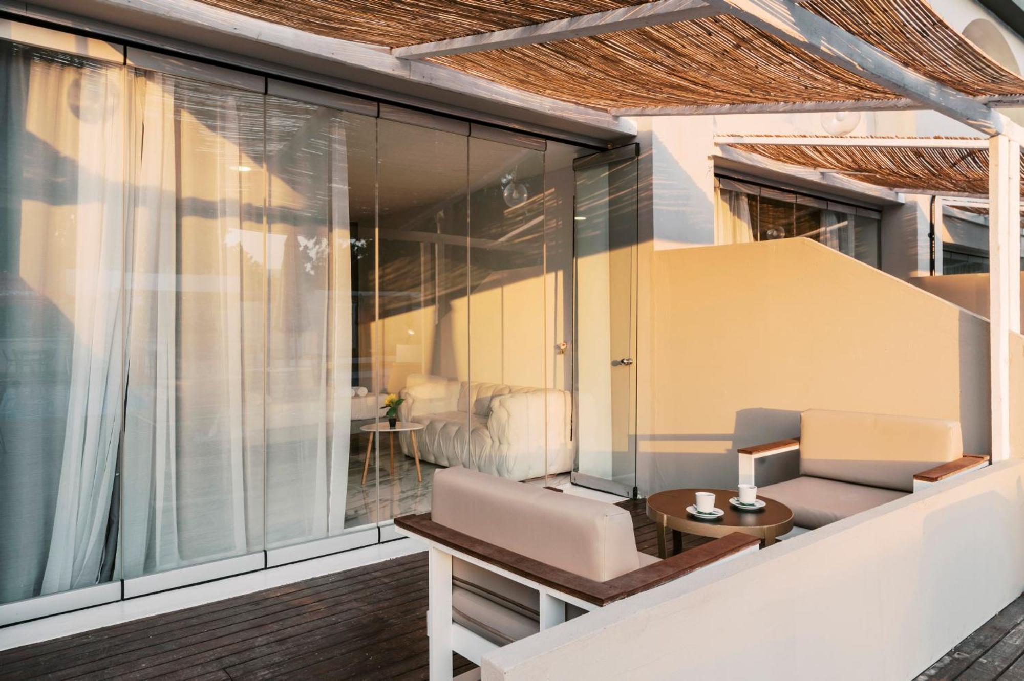 Bamboo Suites Hotel イアリソス エクステリア 写真
