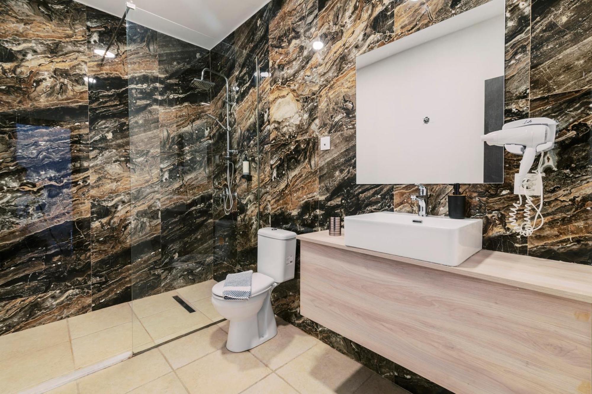 Bamboo Suites Hotel イアリソス エクステリア 写真