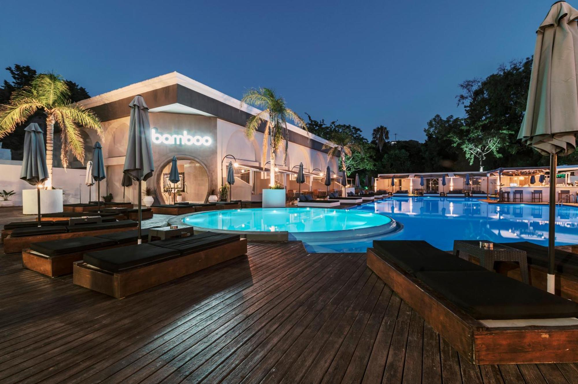 Bamboo Suites Hotel イアリソス エクステリア 写真