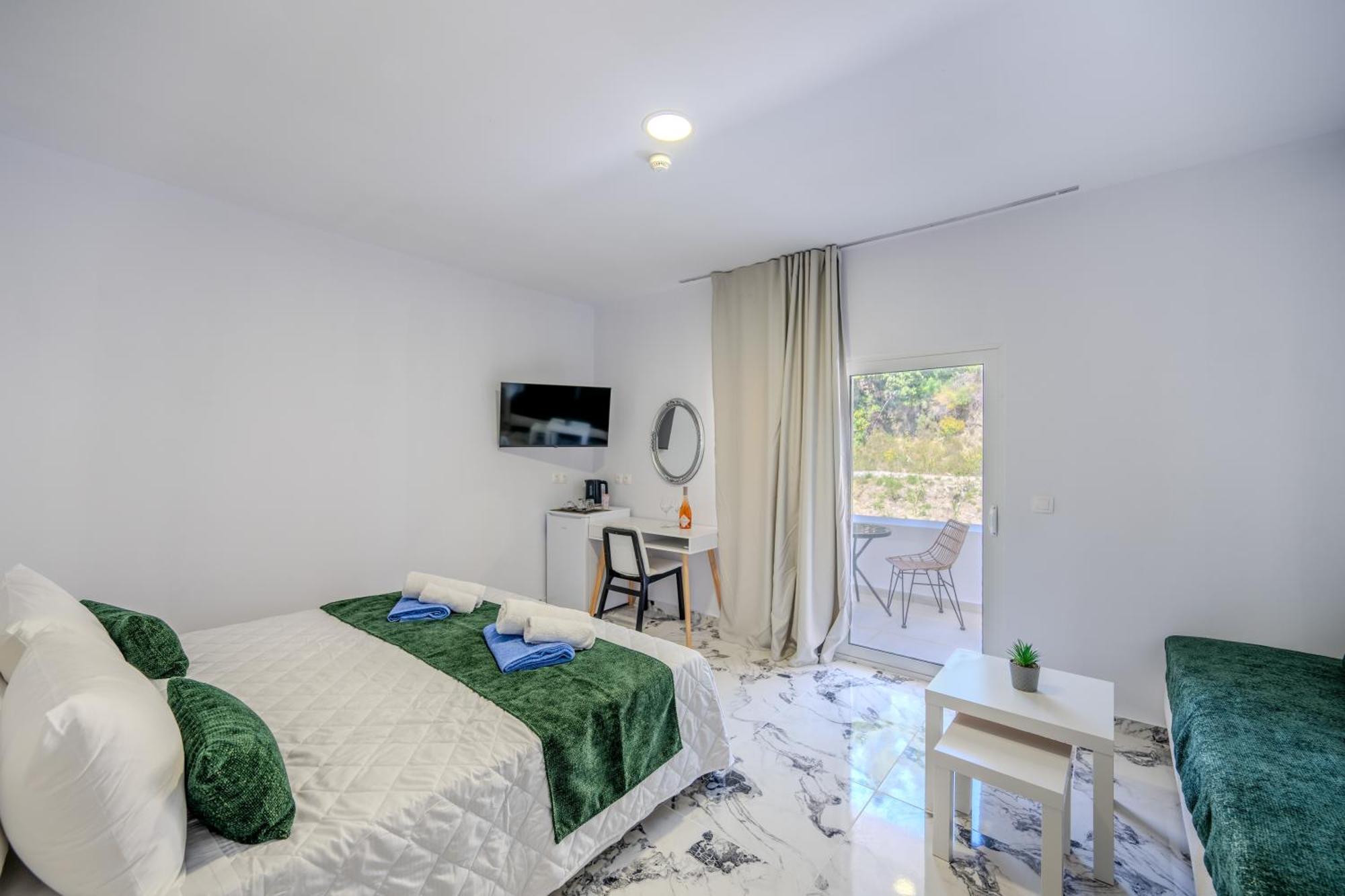 Bamboo Suites Hotel イアリソス エクステリア 写真
